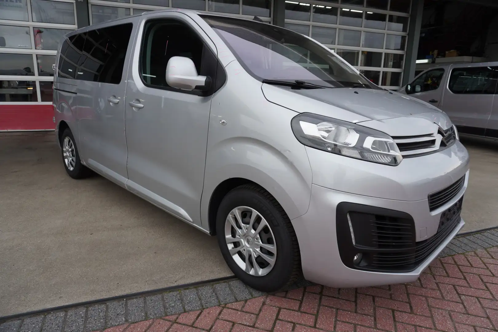 Citroen Spacetourer 1.6 BlueHDi 115PK M Personenbus S&S Business 8 Per Šedá - 2