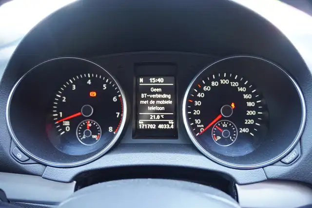 Volkswagen Golf view 4