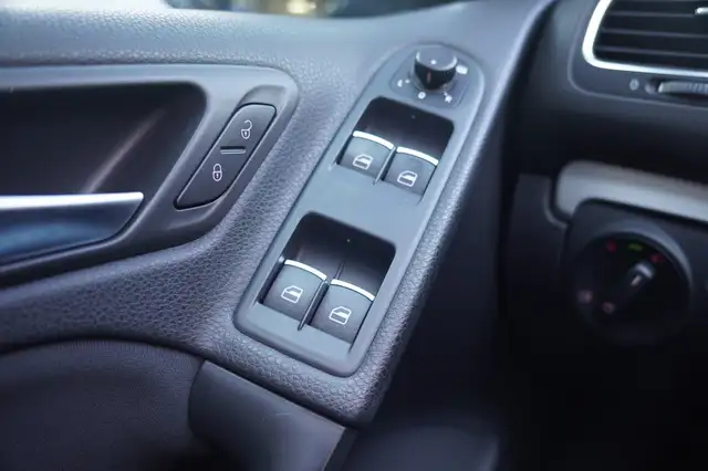 Volkswagen Golf view 12
