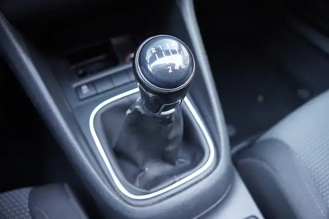 Volkswagen Golf view 20