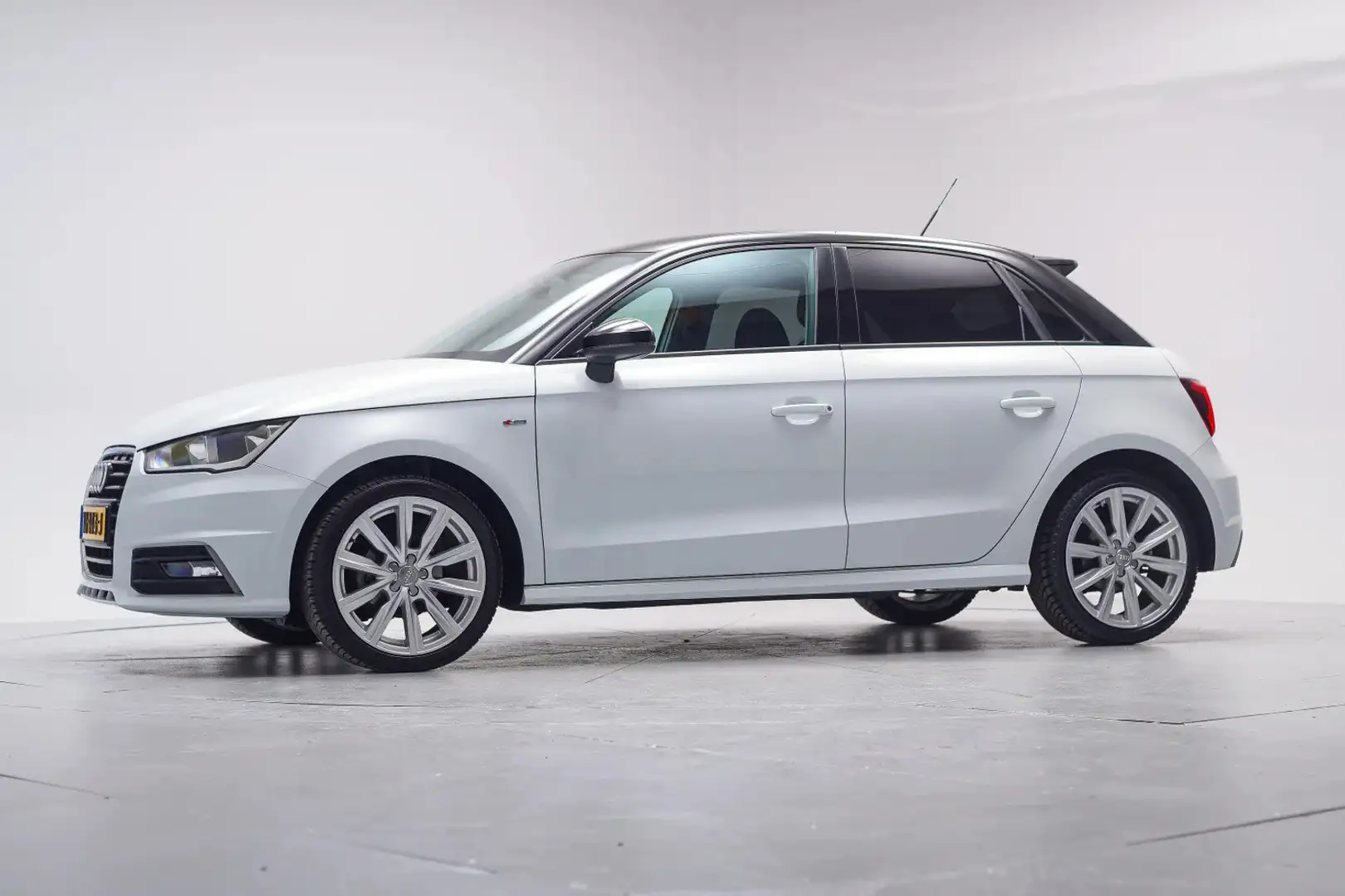 Audi A1 SPORTBACK 1.0 TFSI S-line [ Navi Airco Cruise ] Weiß - 2
