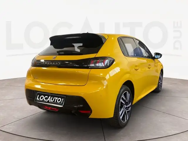 Peugeot 208 view 4