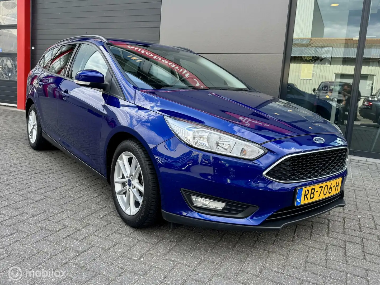 Ford Focus Wagon 1.0 Lease Edition Blau - 2