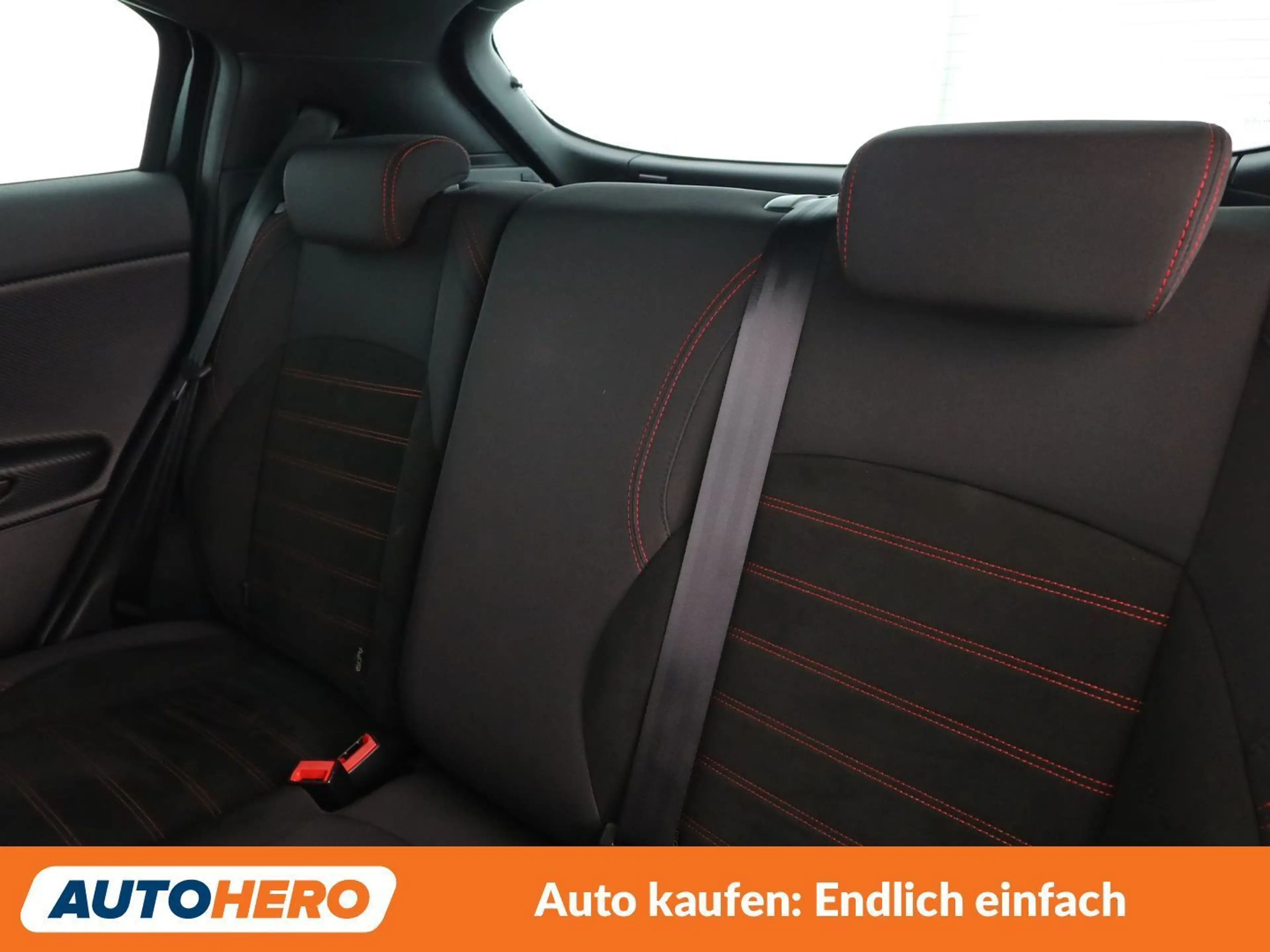 Alfa Romeo Giulietta 1.4 Turbo Super — photo 14