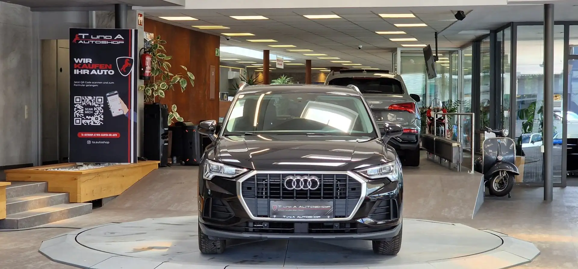 Audi Q3 35 TDI 2-Hand S-Tronic *Virtual-Cockpit*Navi*Glanz Schwarz - 2