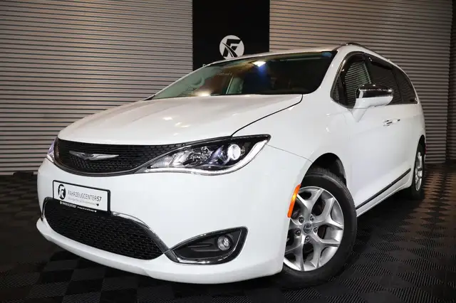 Chrysler Pacifica 3.6L V6 LIMITED/7-SITZER/PANO/CARPLAY