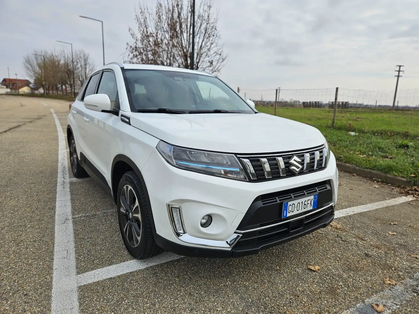 Suzuki Vitara Vitara 1.4 Hybrid 4WD AllGrip Top GPL Weiß - 1