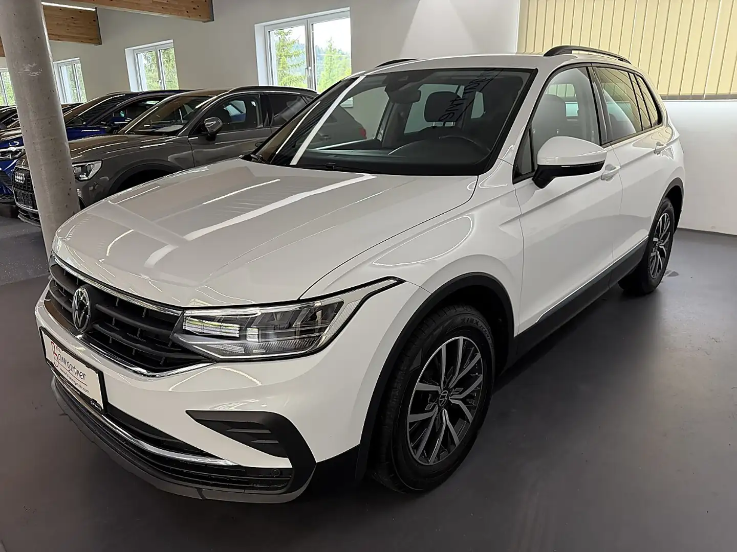 Volkswagen Tiguan 2,0TDI DSG Life *LED*NAVI*ACC*Sitzheizung*Alcan... Weiß - 2
