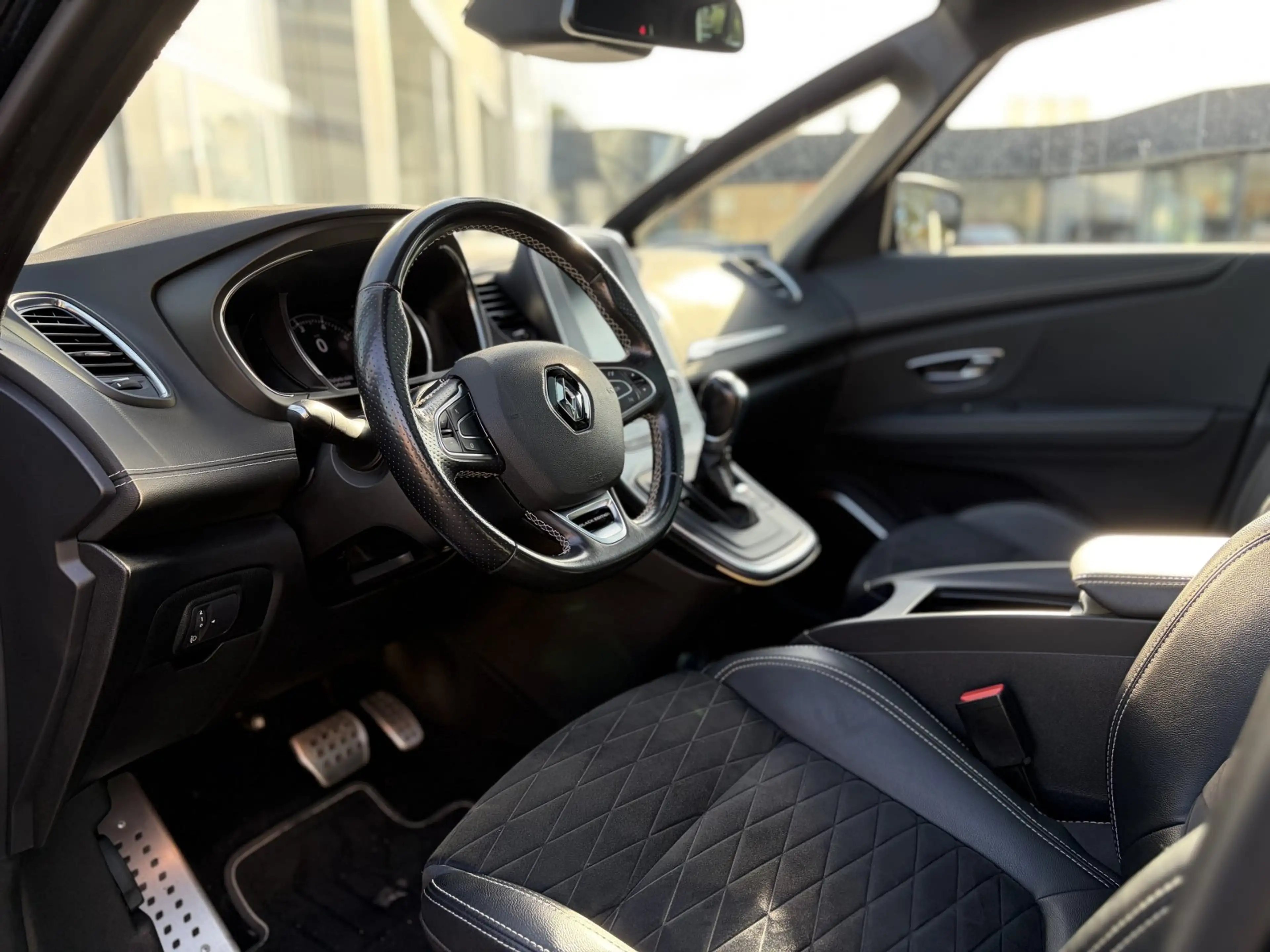 Renault Scenic IV Black Edition *PANO *HUD *Carplay — photo 12
