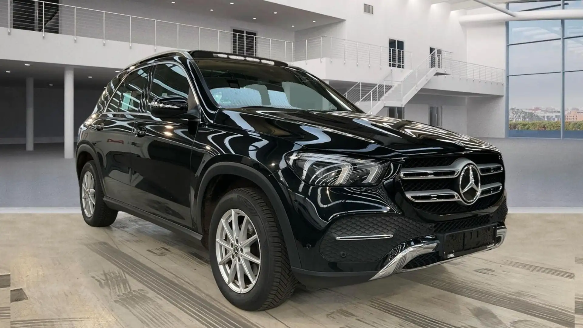Mercedes-Benz GLE 300 d Panorama AmbienteLED Kamera AHK Schwarz - 1