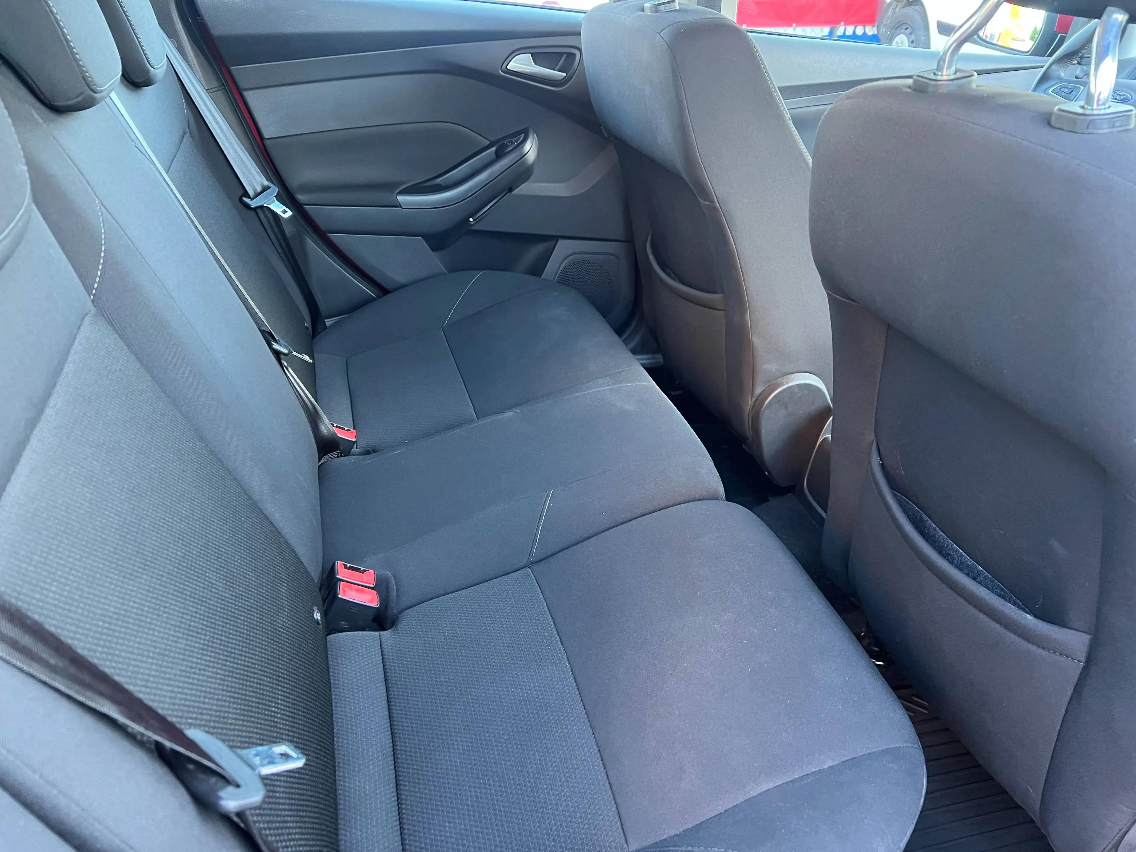 Ford Focus Trend — photo 9