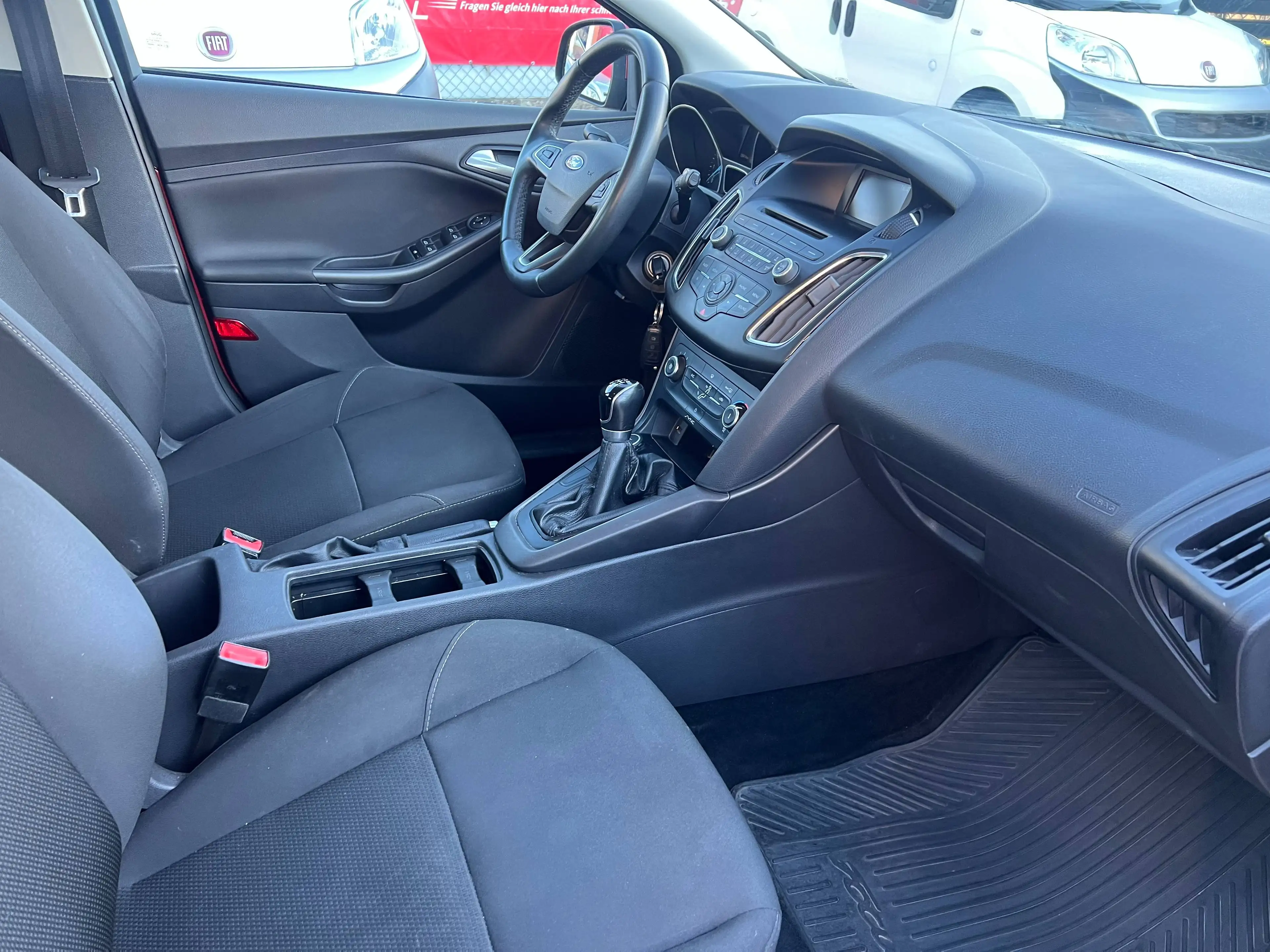 Ford Focus Trend — photo 8
