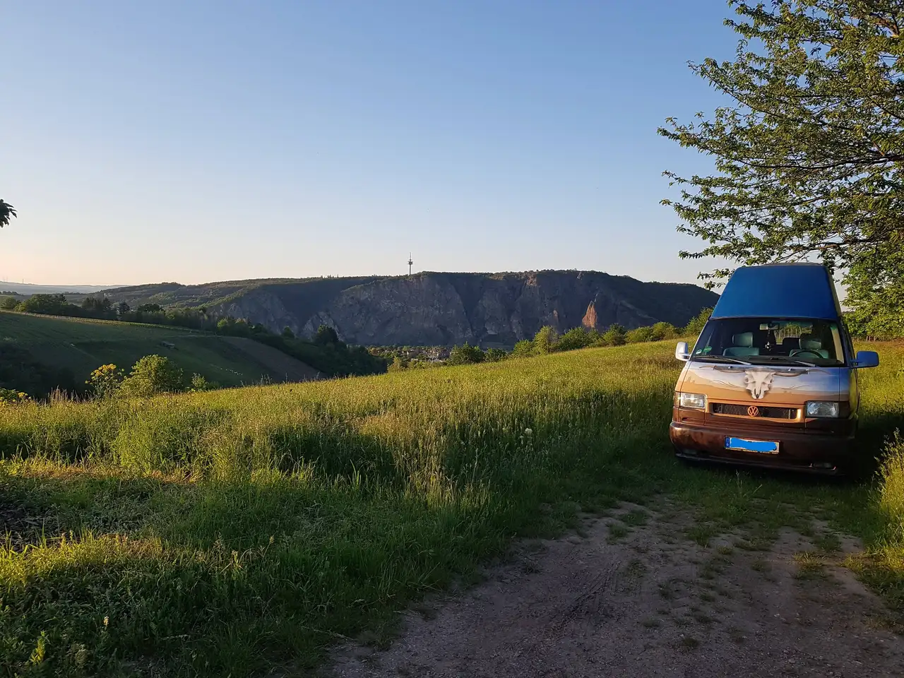 Volkswagen T4 wir sind jetzt unterwegs & ab September zurück, aber notfalls könnten Freunde vor Ort sein und wir online dazu kommen, foto 1