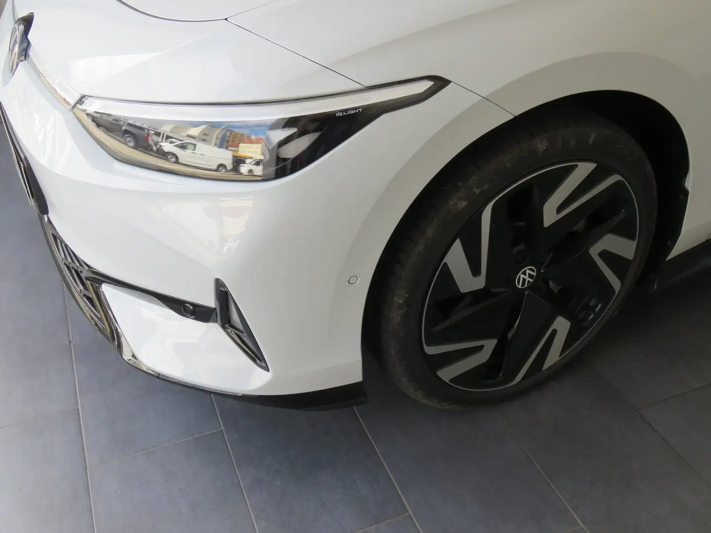 Volkswagen ID.7 Tourer GTX 4MOTION 250 kW Business Weiß - 2