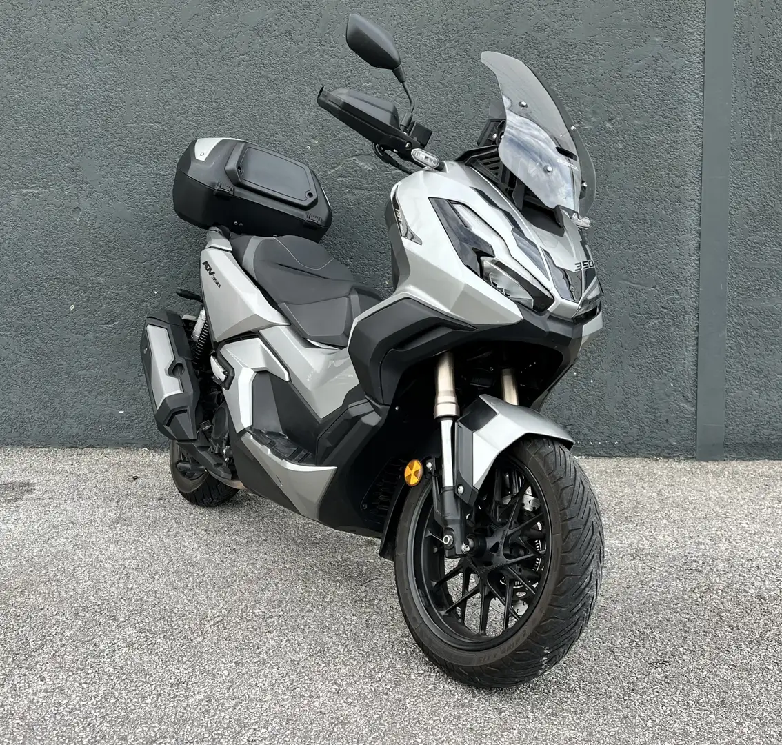 Honda ADV 350 Grijs - 1