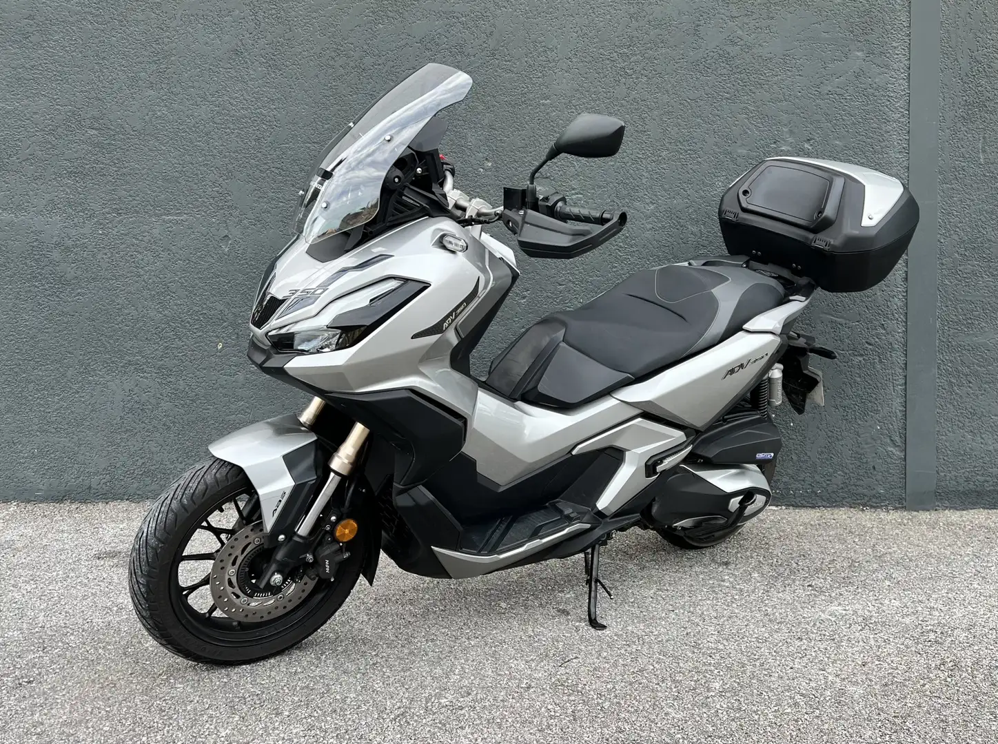 Honda ADV 350 Grijs - 2