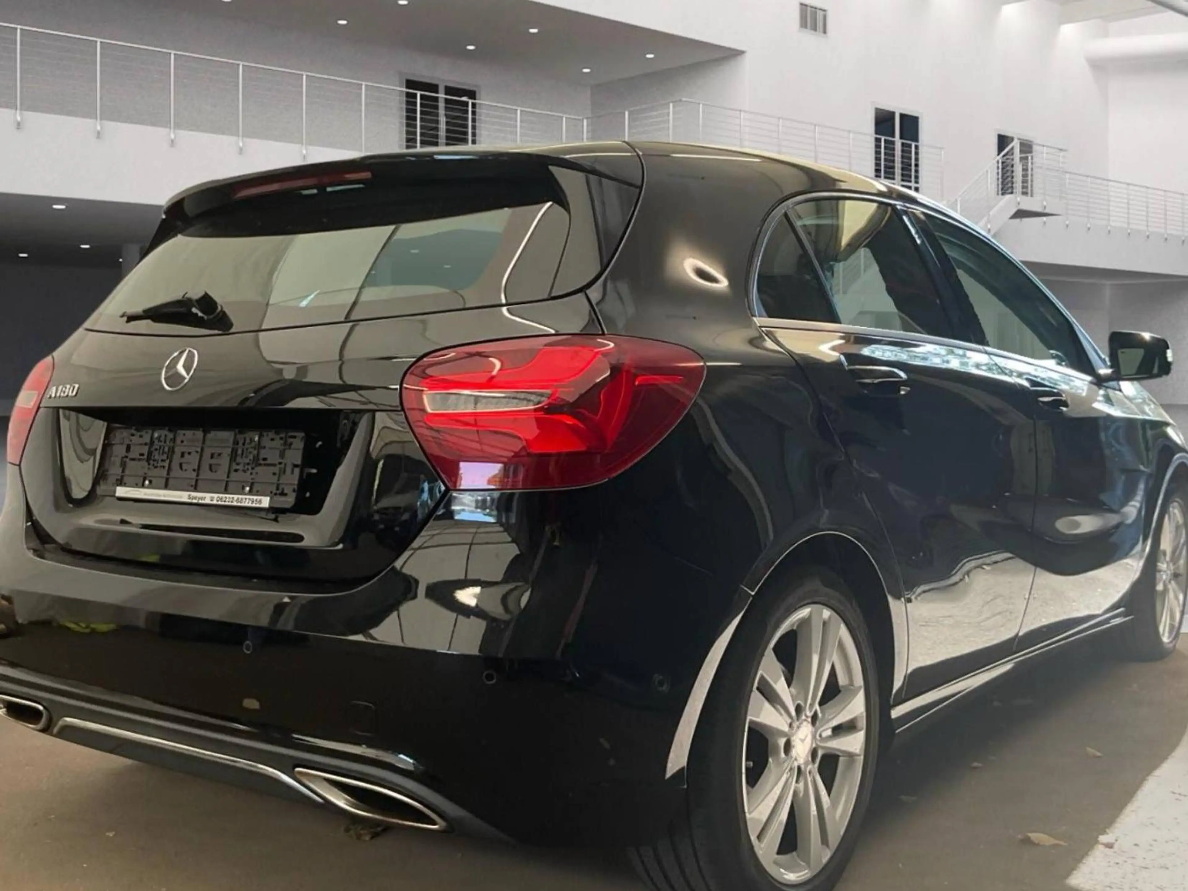 Mercedes-Benz A 180 A 180 Score 7G-AUT/LED/T.LEDER+SHZ/NAVI/TEMP/PARKASSIST+/KOLLWa/ALARM/17ZOLL/ — photo 3