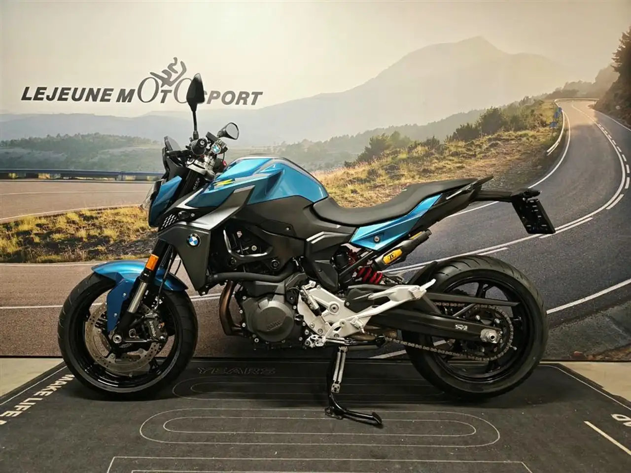 BMW F 900 R