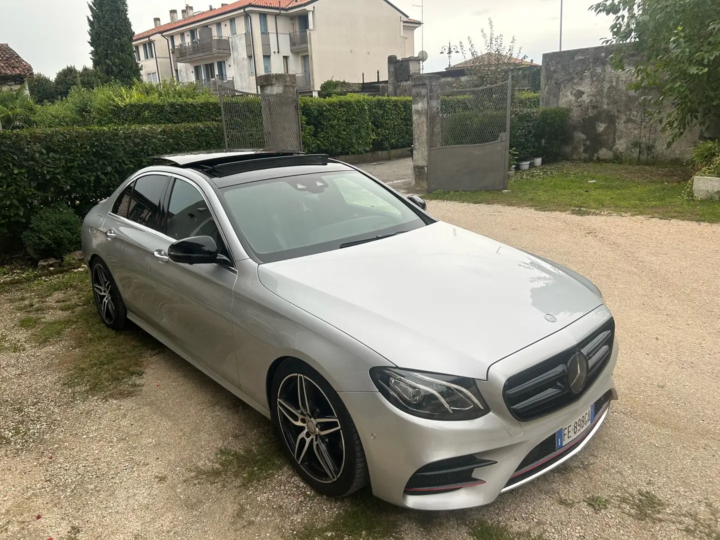 Mercedes-Benz E 220 d AMG Line auto - 1
