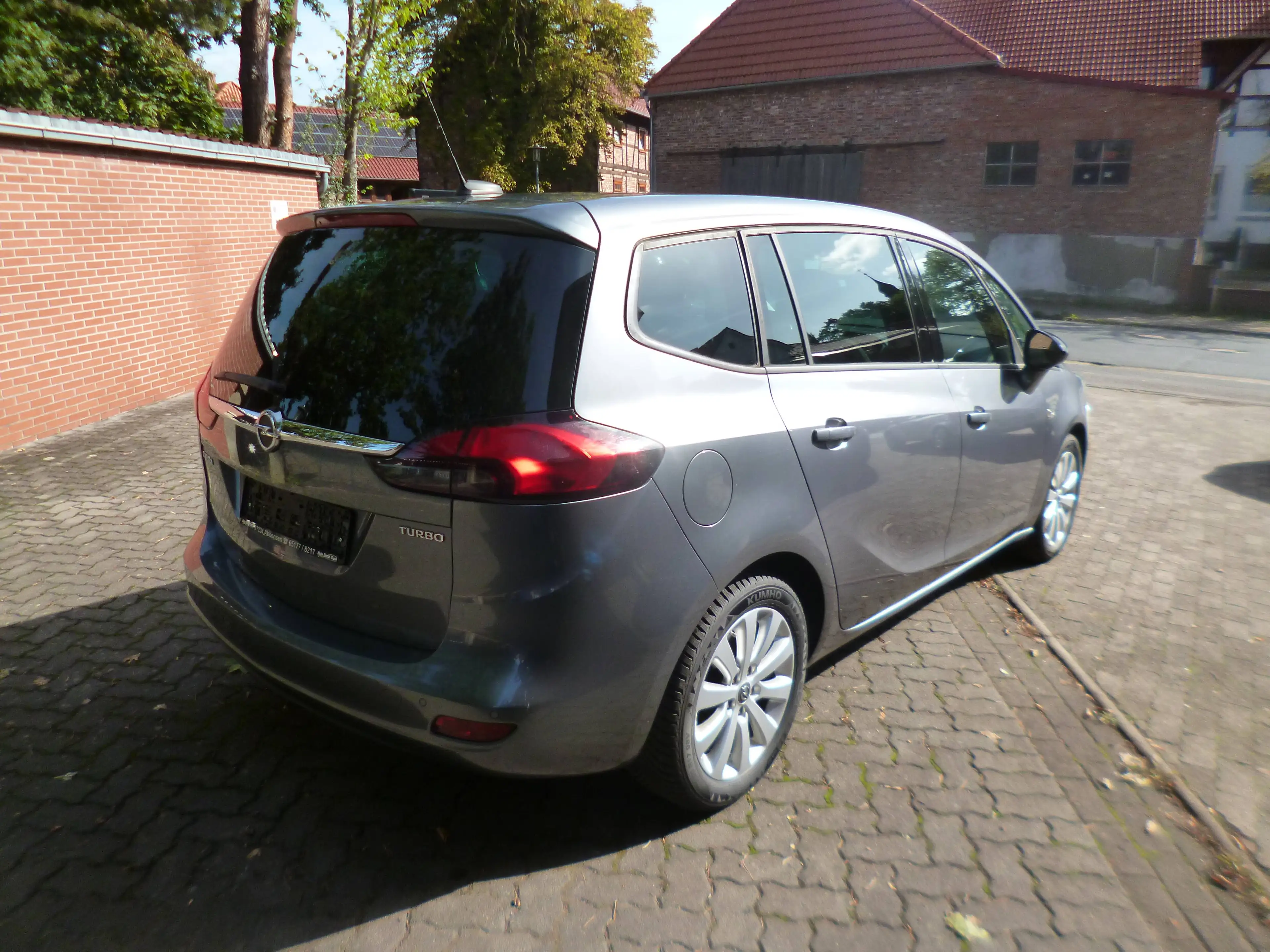 Opel Zafira Tourer Zafira 1.4 Turbo Automatik, neue Allwetterbereifung — photo 3