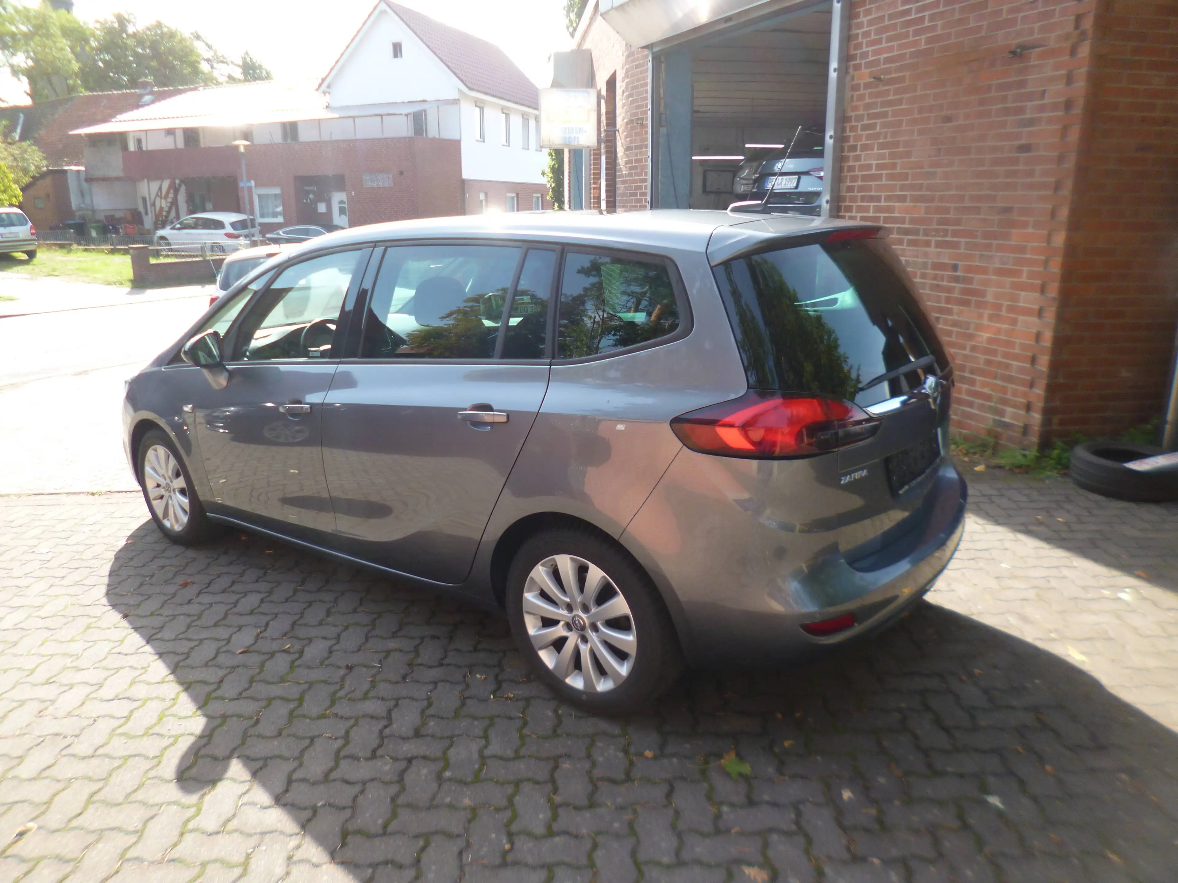 Opel Zafira Tourer Zafira 1.4 Turbo Automatik, neue Allwetterbereifung — photo 4