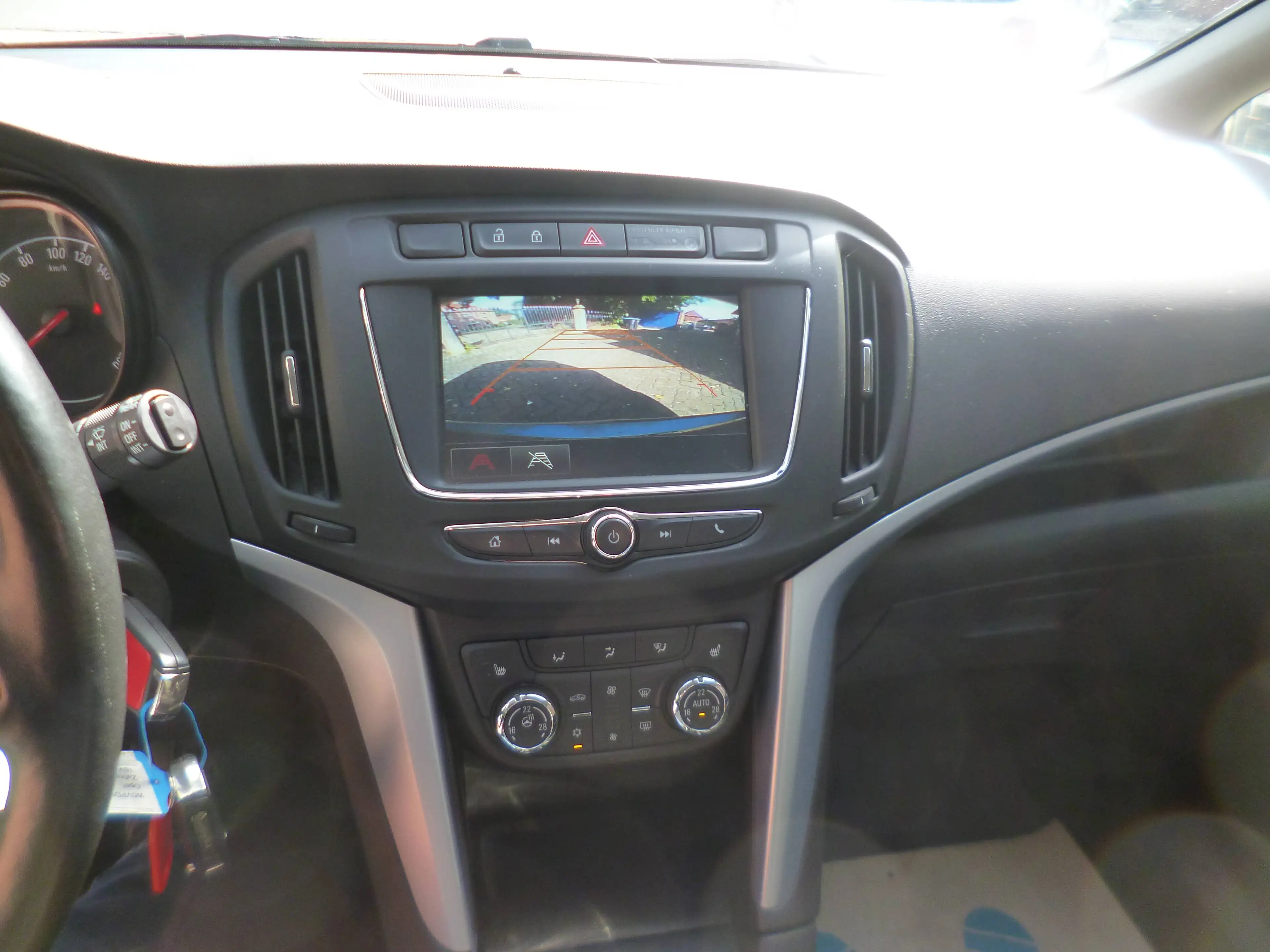 Opel Zafira Tourer Zafira 1.4 Turbo Automatik, neue Allwetterbereifung — photo 8