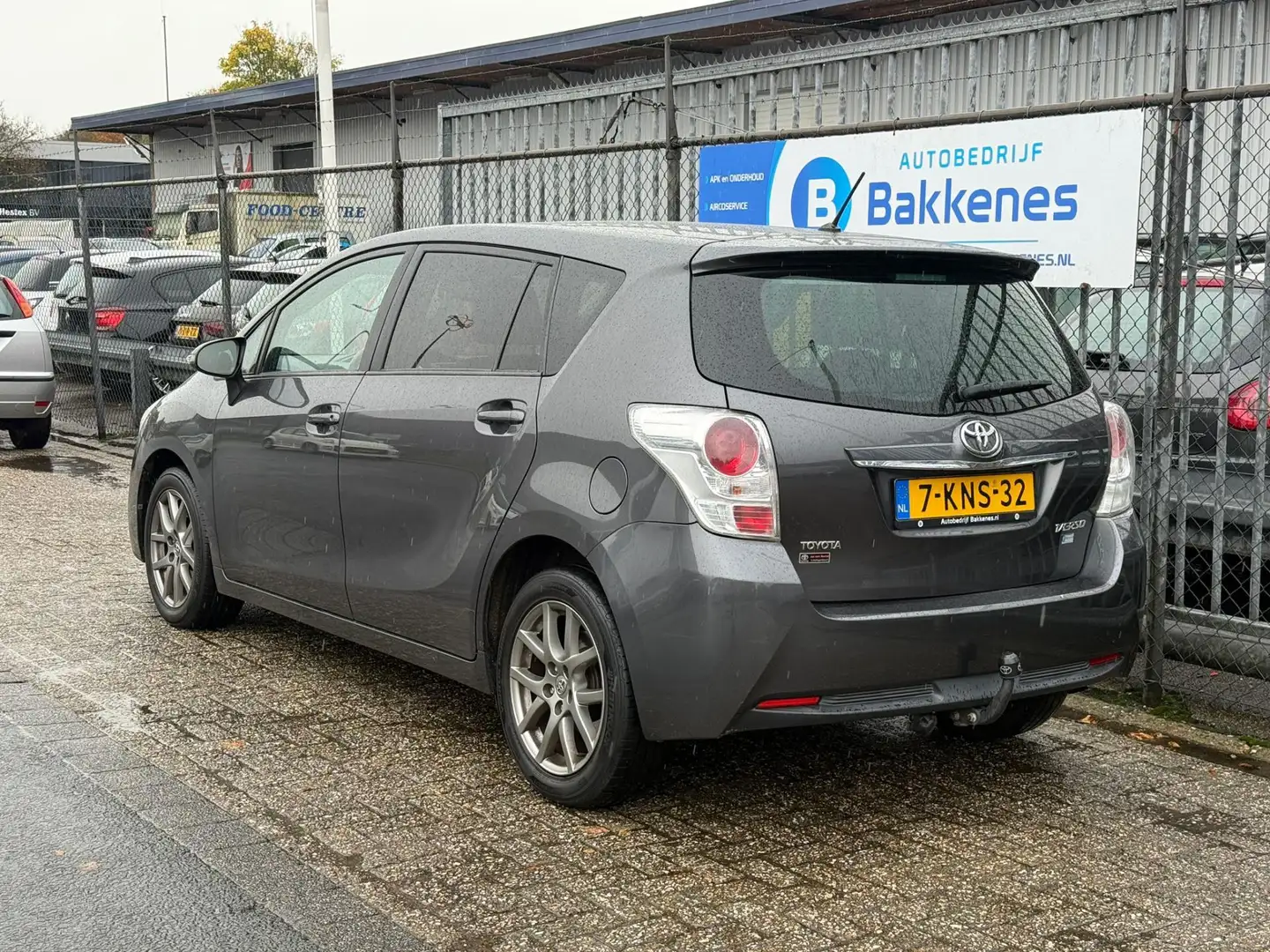 Toyota Verso 1.8 VVT-i Business | Automaat | Camera | Navi | Bl Gris - 2