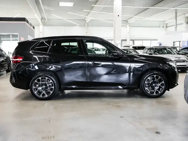 BMW X3 view 4