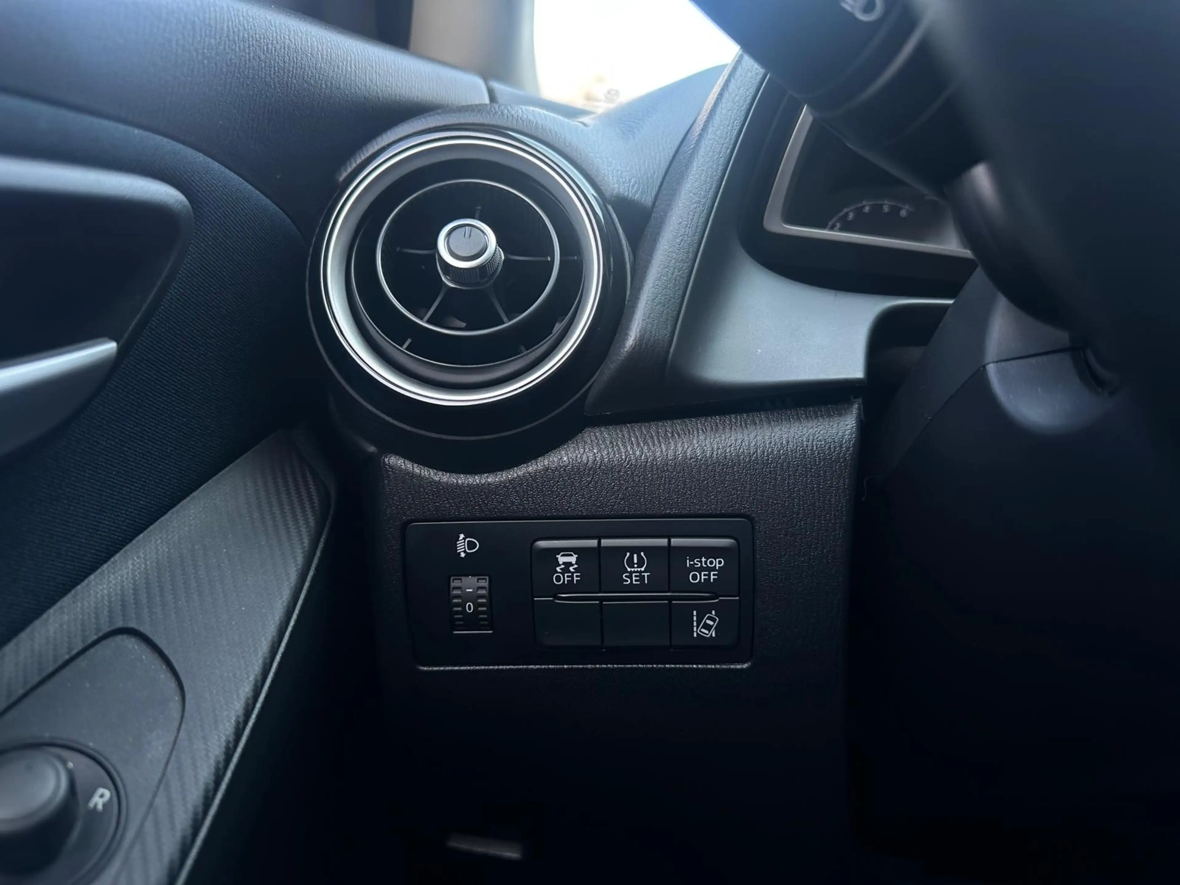 Mazda 2 1.5 Skyactiv-G TS+, Airco, Bluetooth, Cruise, Navi — photo 17