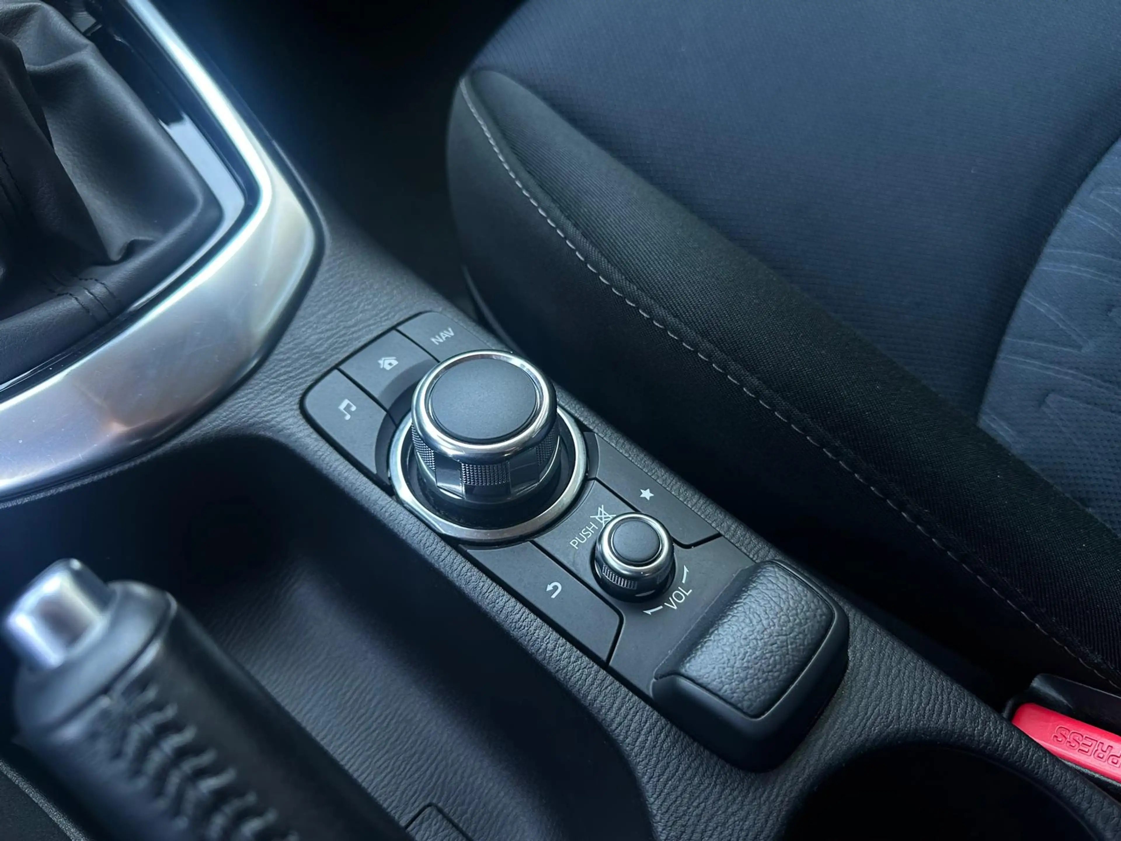 Mazda 2 1.5 Skyactiv-G TS+, Airco, Bluetooth, Cruise, Navi — photo 16