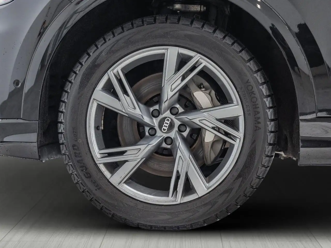 Audi Q8 снимка Audi Q8