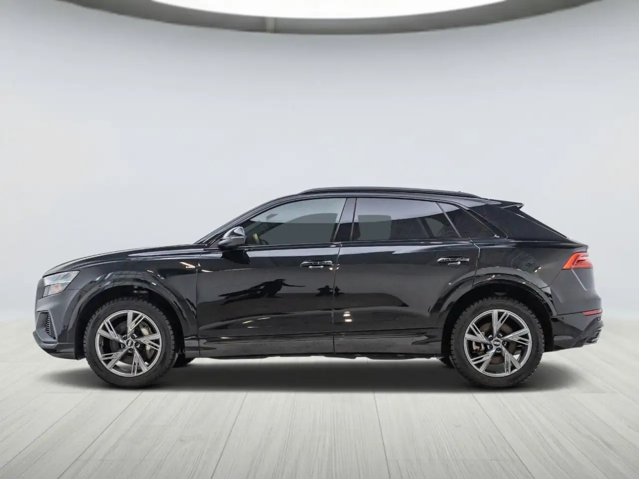 Audi Q8 снимка Audi Q8