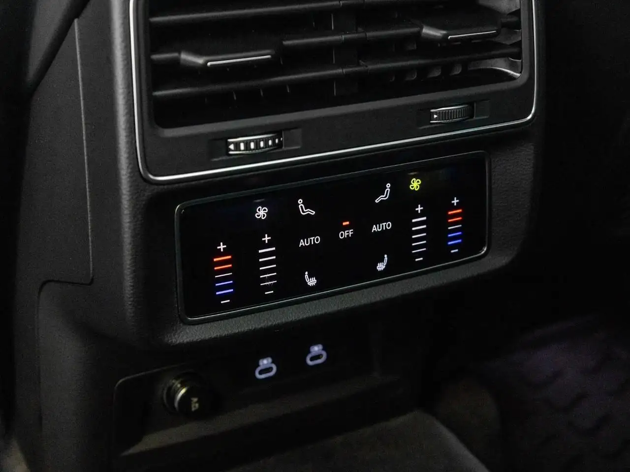 Audi Q8 снимка Audi Q8