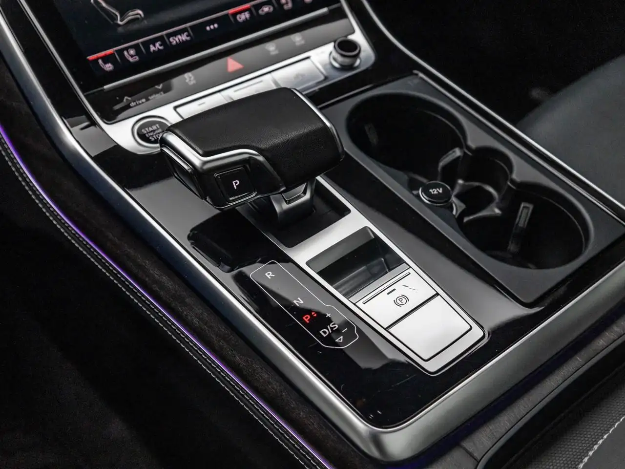 Audi Q8 снимка Audi Q8