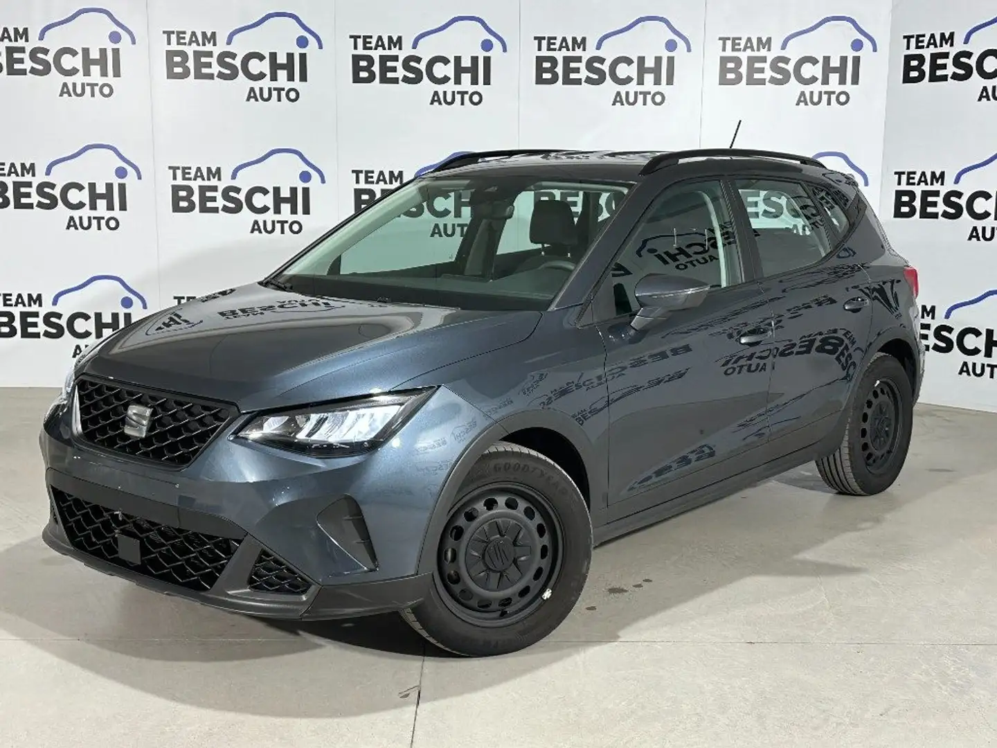 SEAT Arona 1.0 TGI 90 CV Reference Gris - 1