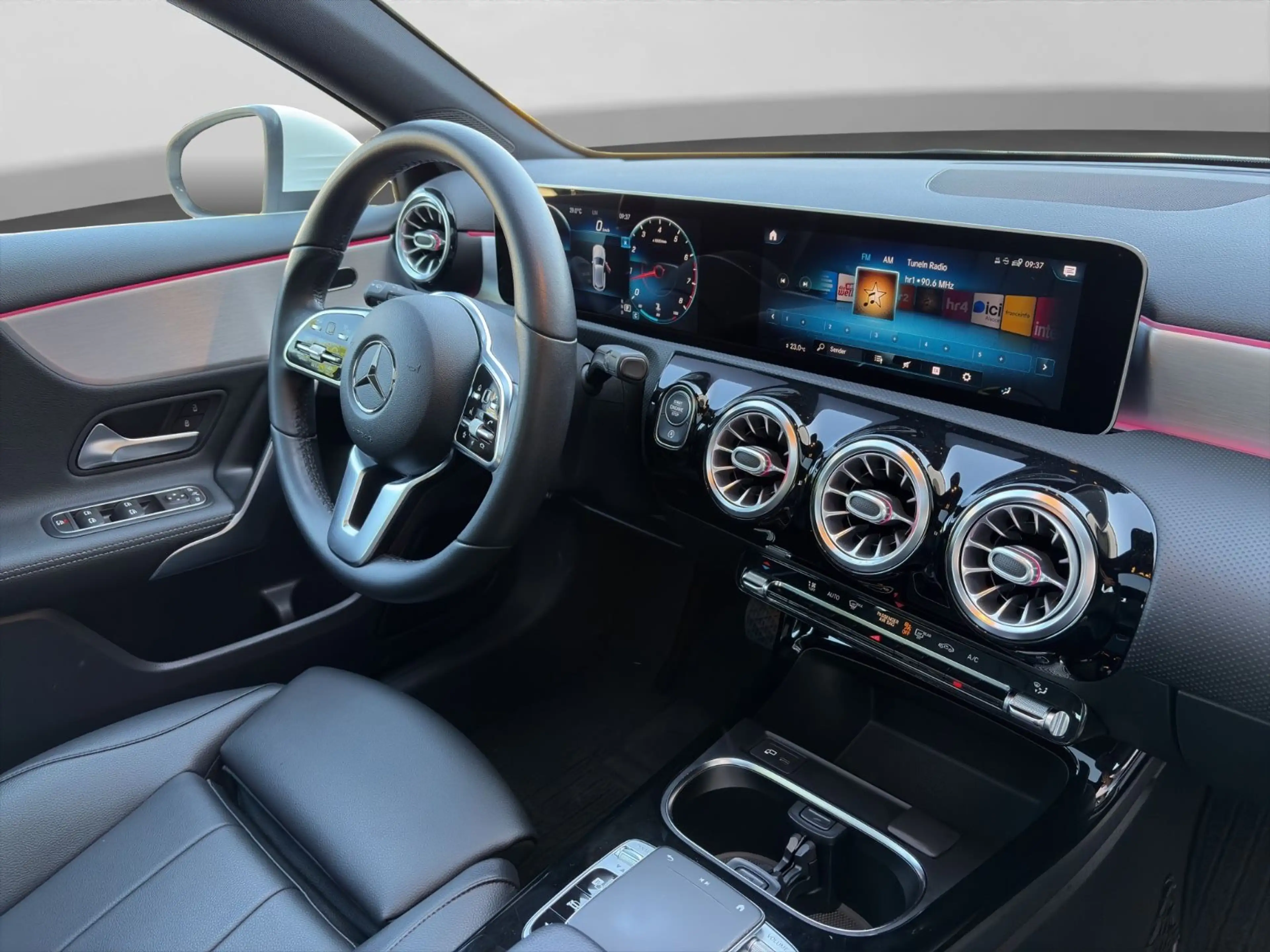 Mercedes-Benz A 220 Edition 19 *LED*KAMERA*PANO*AHK*AMBIENTE* — photo 10