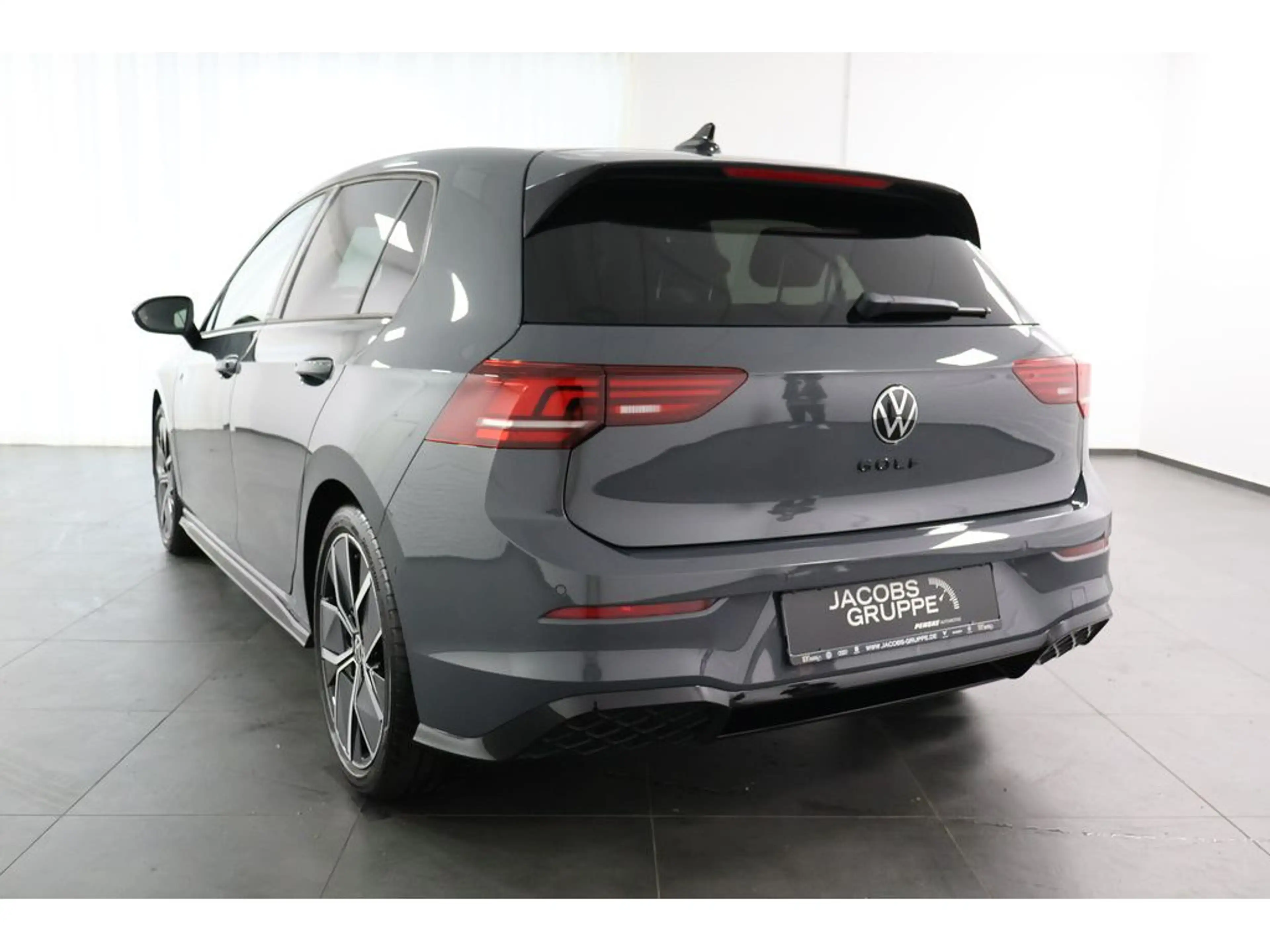 Volkswagen Golf VIII 1.5 eTSI R-Line "Black Style" DSG,N — photo 7
