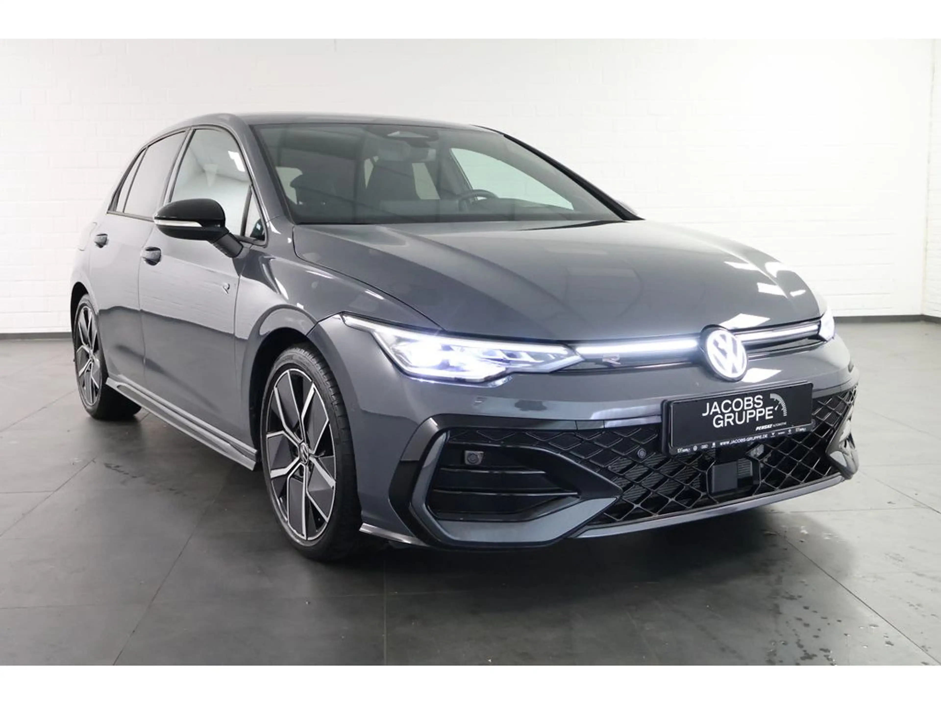 Volkswagen Golf VIII 1.5 eTSI R-Line "Black Style" DSG,N — photo 4