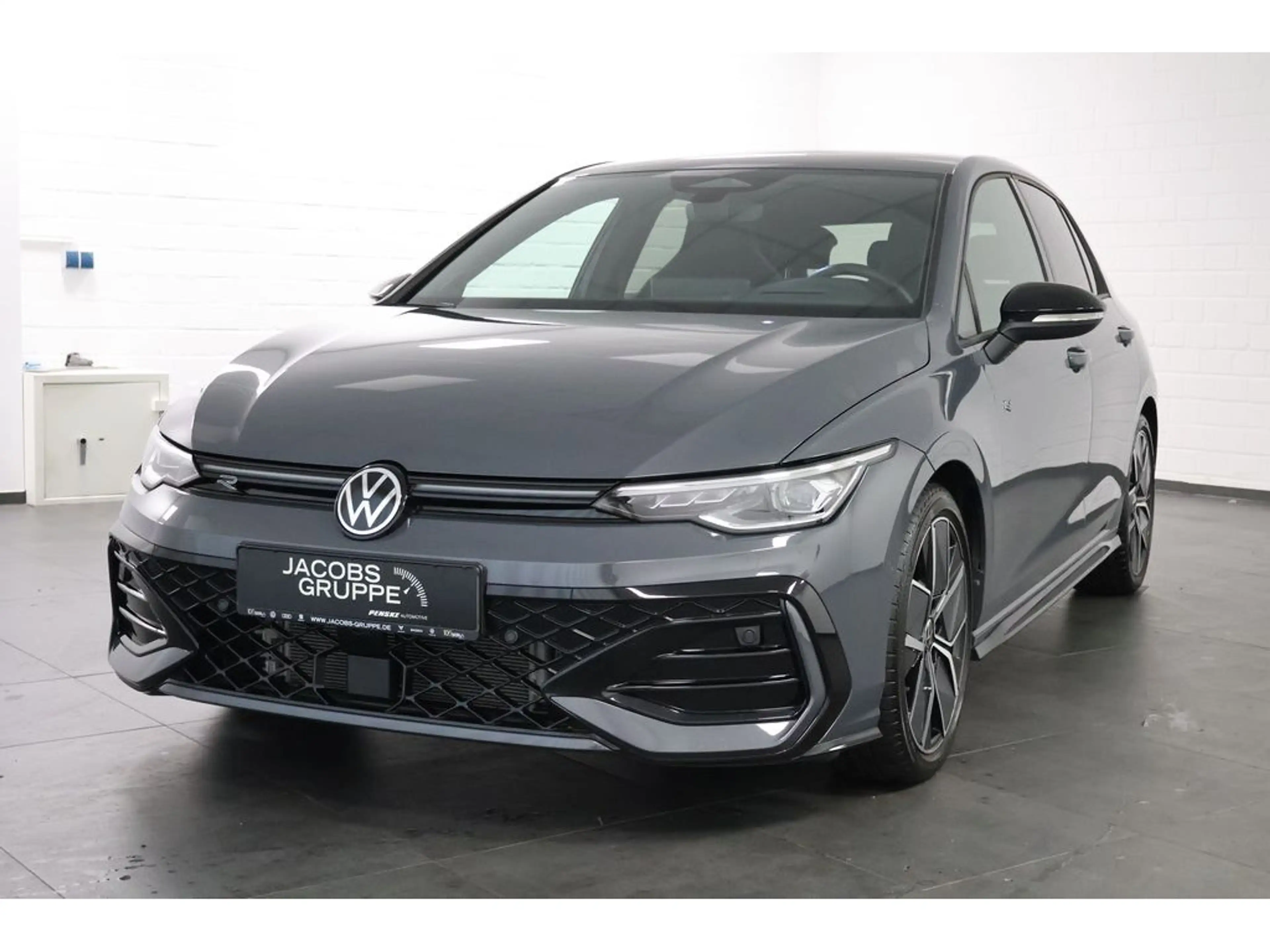 Volkswagen Golf VIII 1.5 eTSI R-Line "Black Style" DSG,N — photo 3