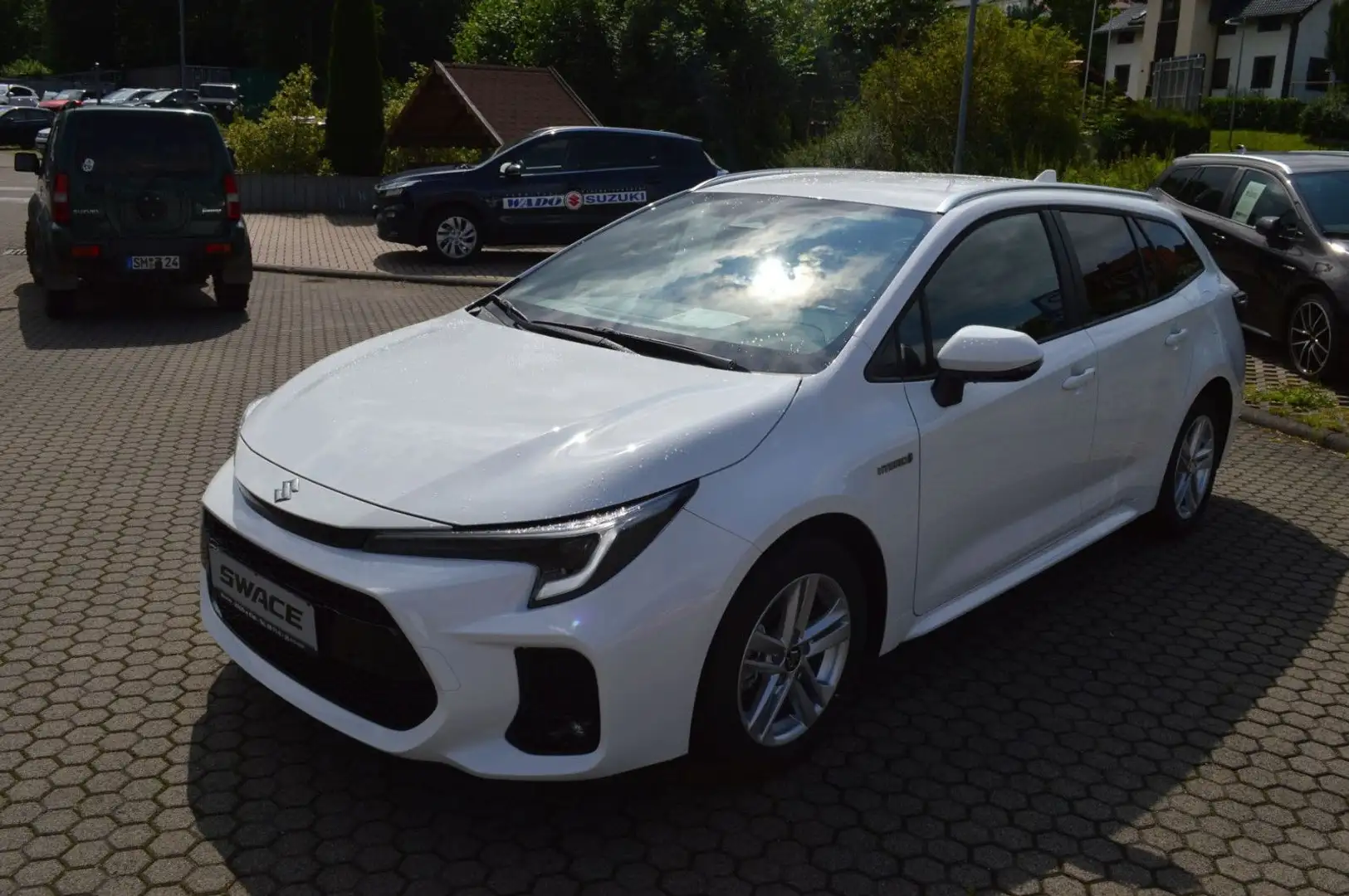 Suzuki Swace 1.8 Hybrid CVT Comfort+*NAVI*DAB*LED* Biały - 2