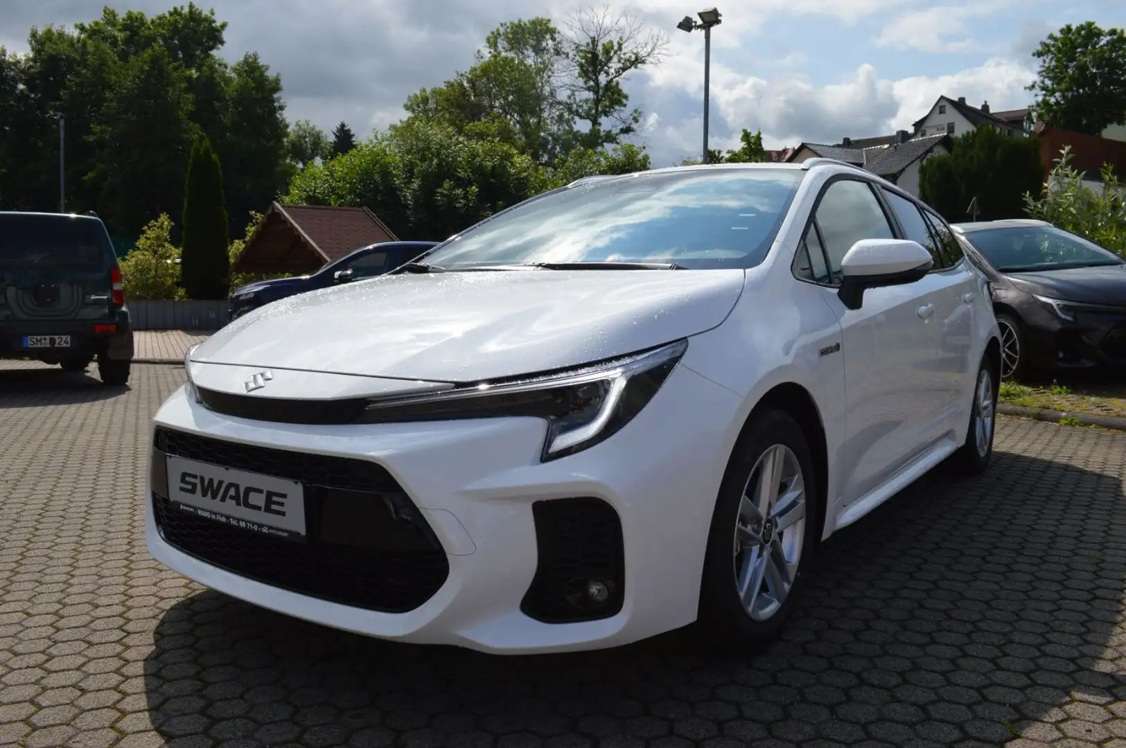 Suzuki Swace 1.8 Hybrid CVT Comfort+*NAVI*DAB*LED* Biały - 1