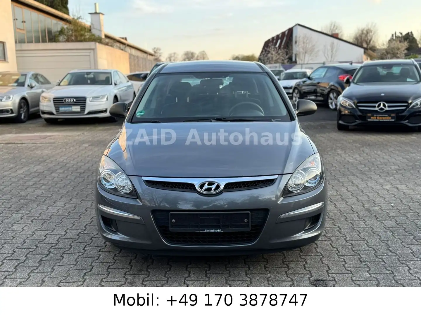 Hyundai i30 CW blue 1.4 Comfort Kombi*PDC*AHK*2HAND* Grau - 2
