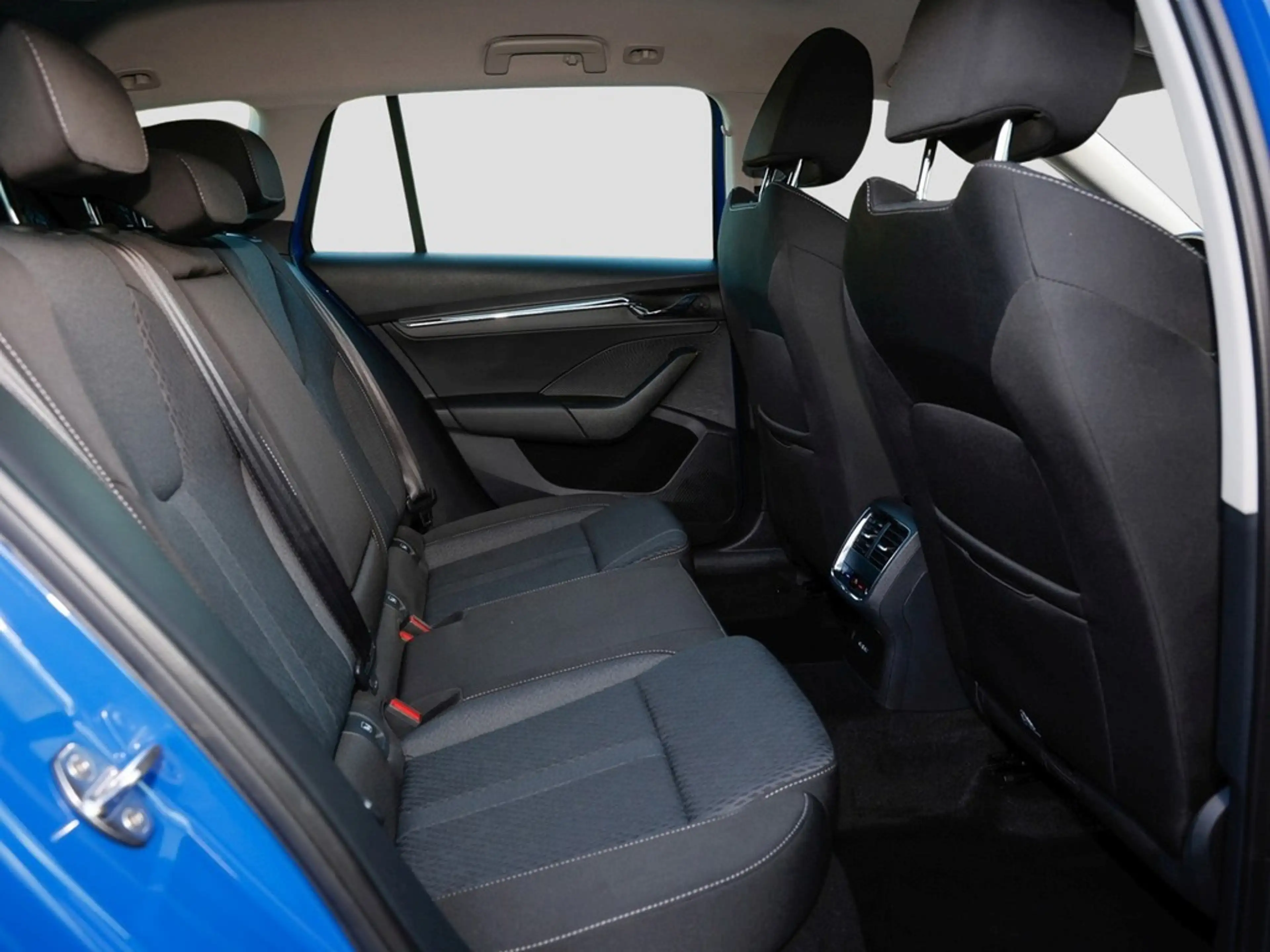 Skoda Octavia Combi 2.0 TDI DSG Einparkhilfe, Sitzheizung, LED — photo 9