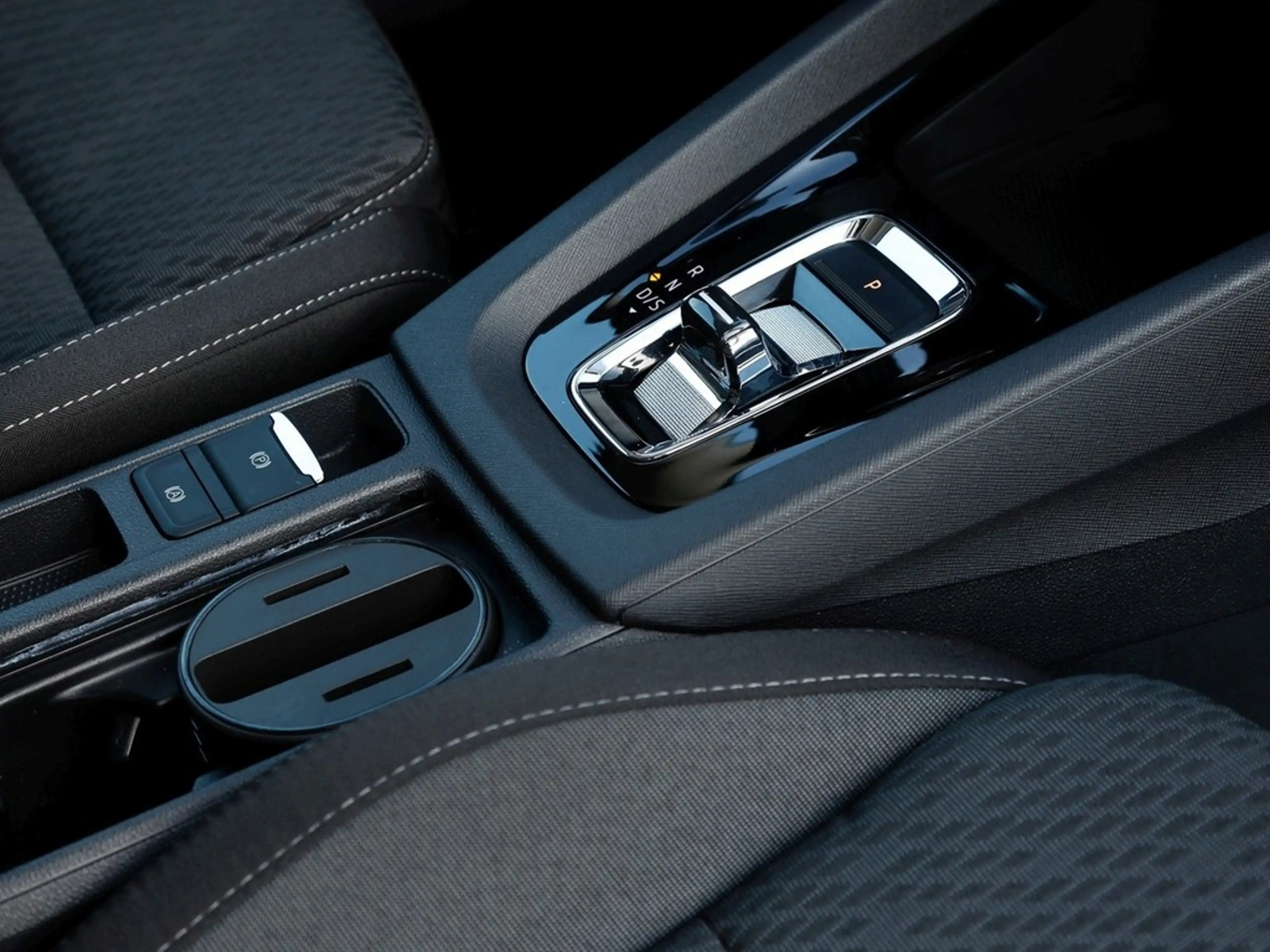 Skoda Octavia Combi 2.0 TDI DSG Einparkhilfe, Sitzheizung, LED — photo 8