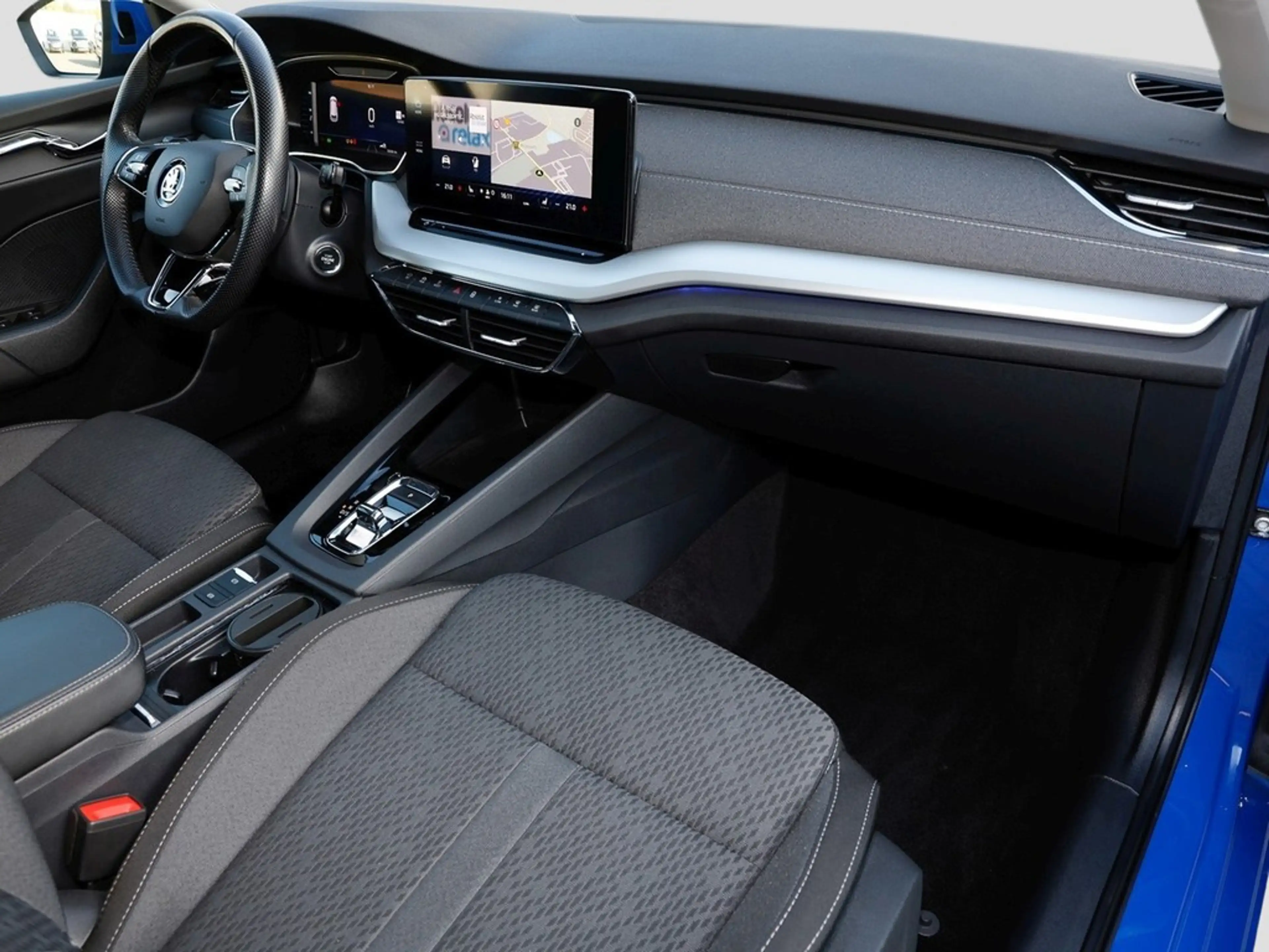 Skoda Octavia Combi 2.0 TDI DSG Einparkhilfe, Sitzheizung, LED — photo 7
