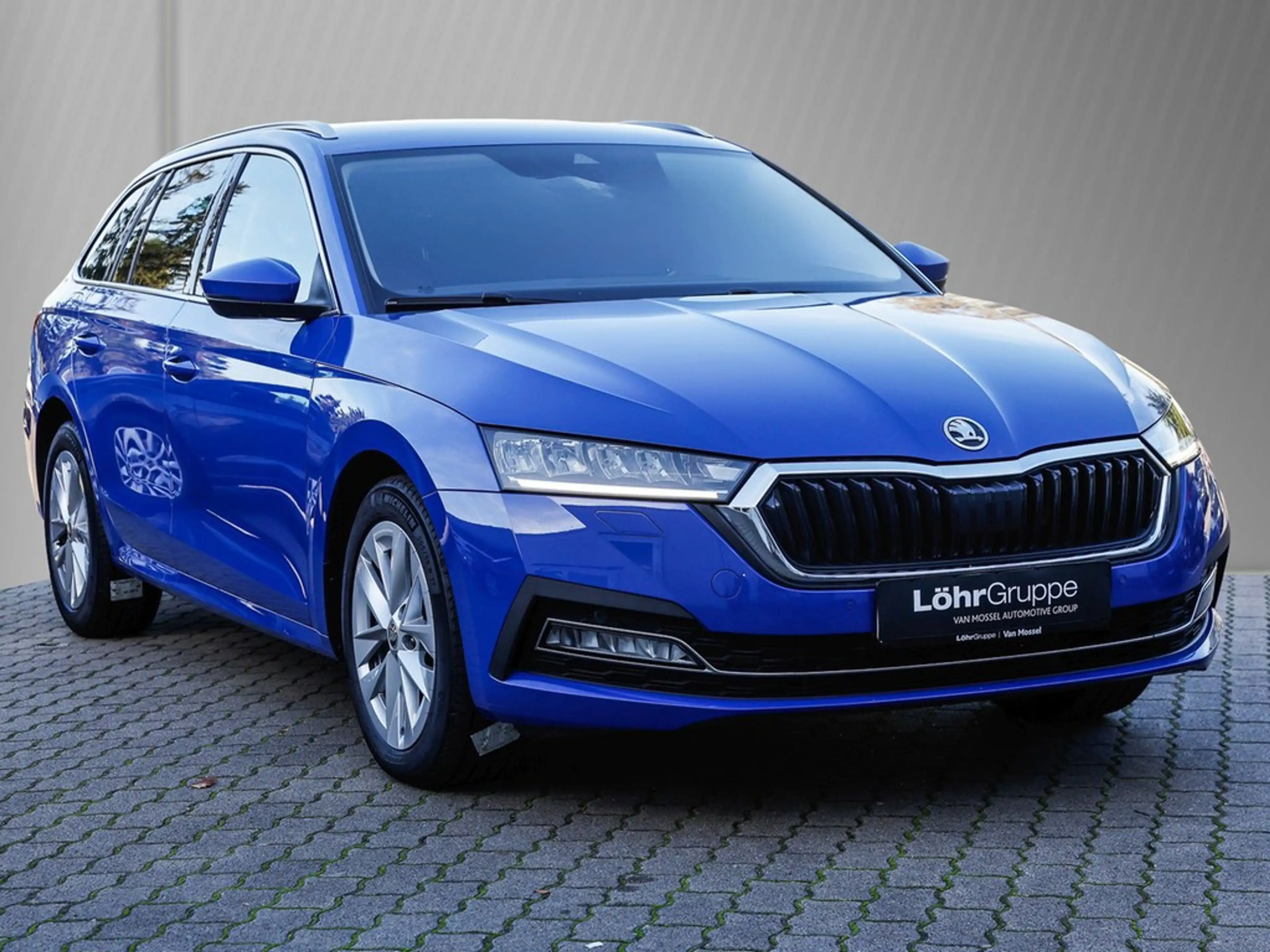 Skoda Octavia Combi 2.0 TDI DSG Einparkhilfe, Sitzheizung, LED — photo 3