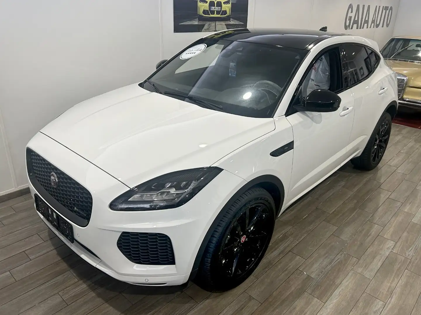 Jaguar E-Pace 2.0d i4 R-Dynamic SE 180CV BLACK LINE Bianco - 2