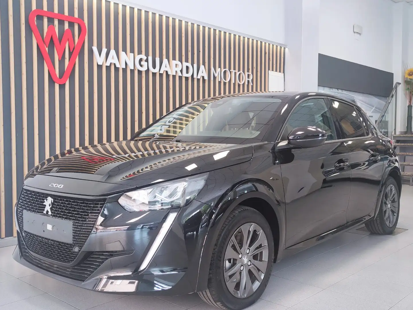 Peugeot 208 Allure Pack Eléctrico 100kW Negro - 1