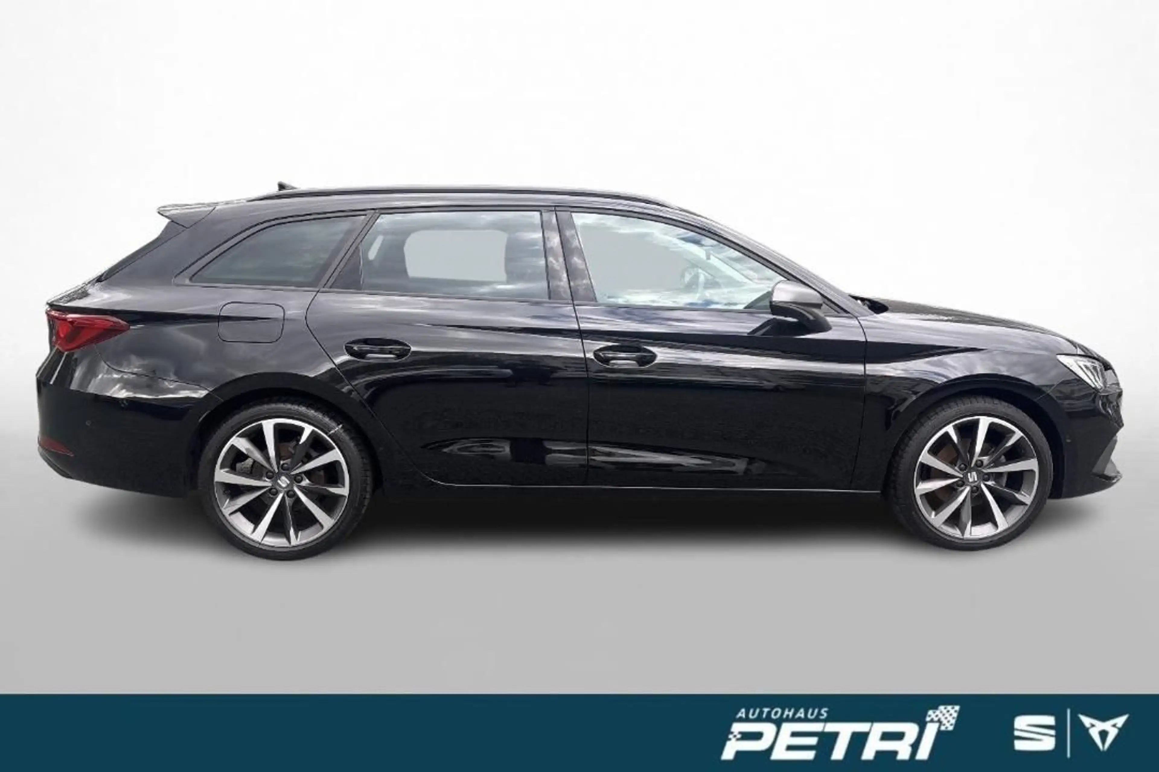 SEAT Leon Sportstourer FR — photo 6
