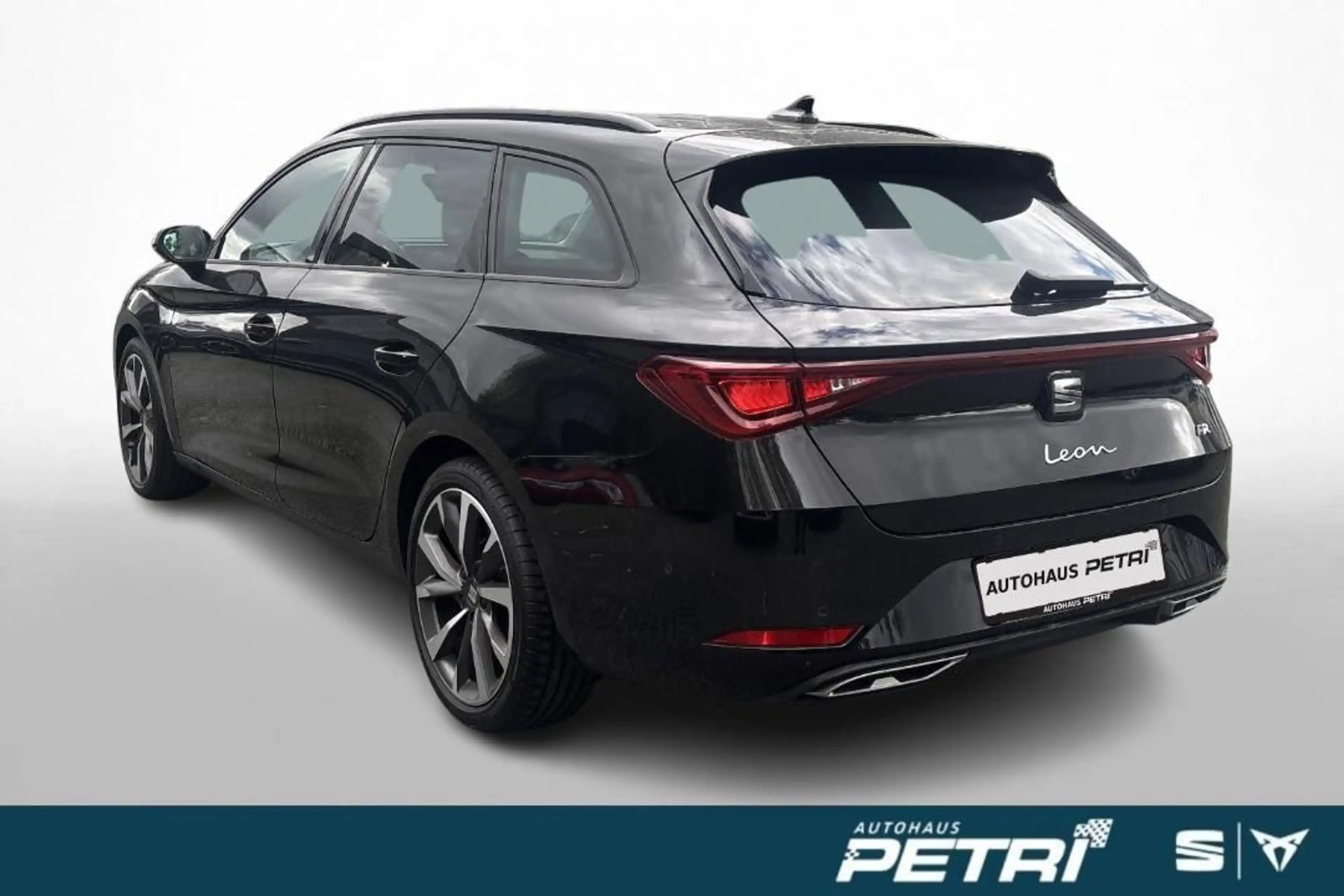 SEAT Leon Sportstourer FR — photo 3